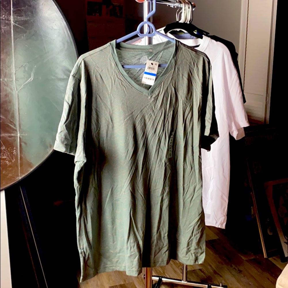 Grey vneck with orange accent designs